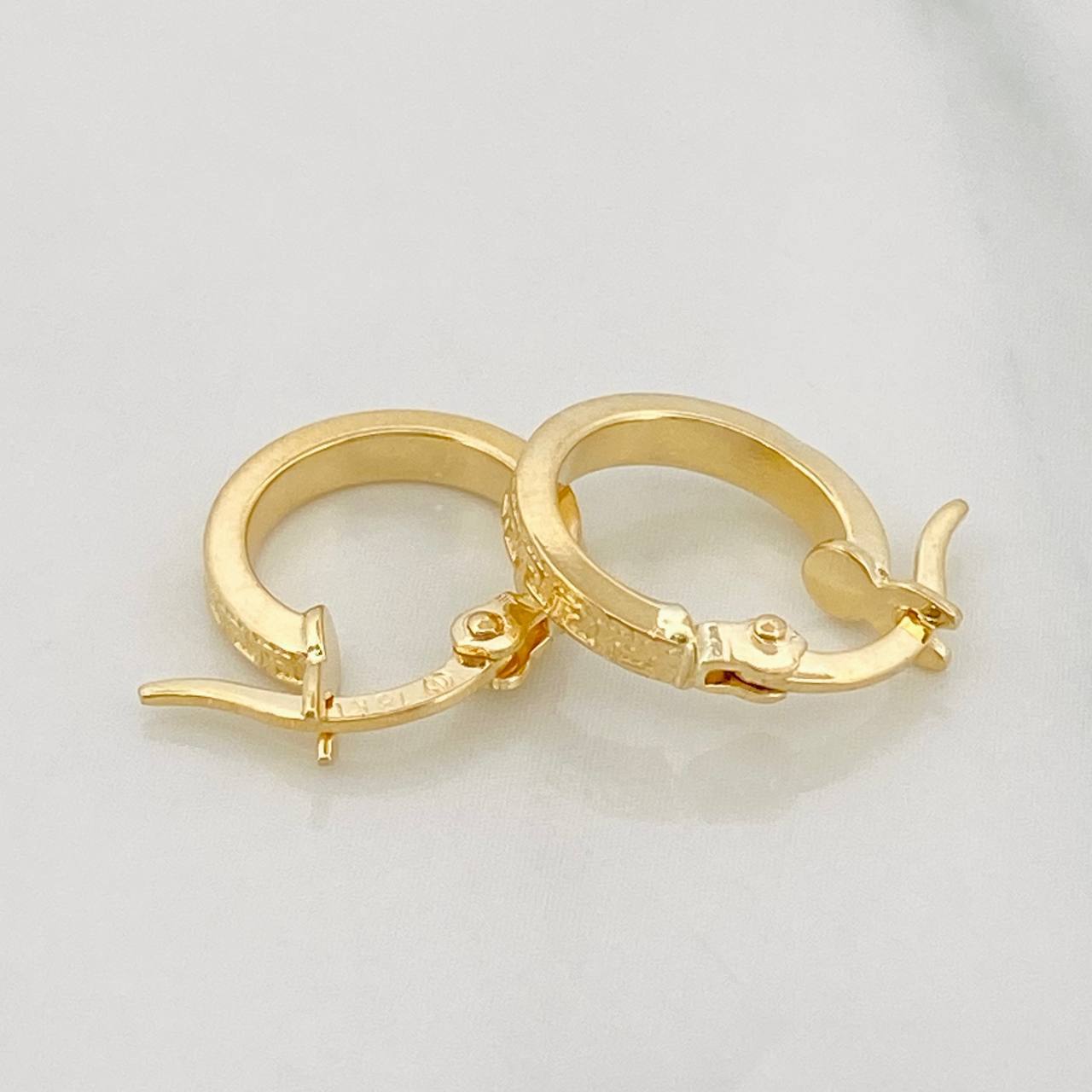 Hoop Earrings Tribal 1 g / 1/2 in 18K Yellow Gold