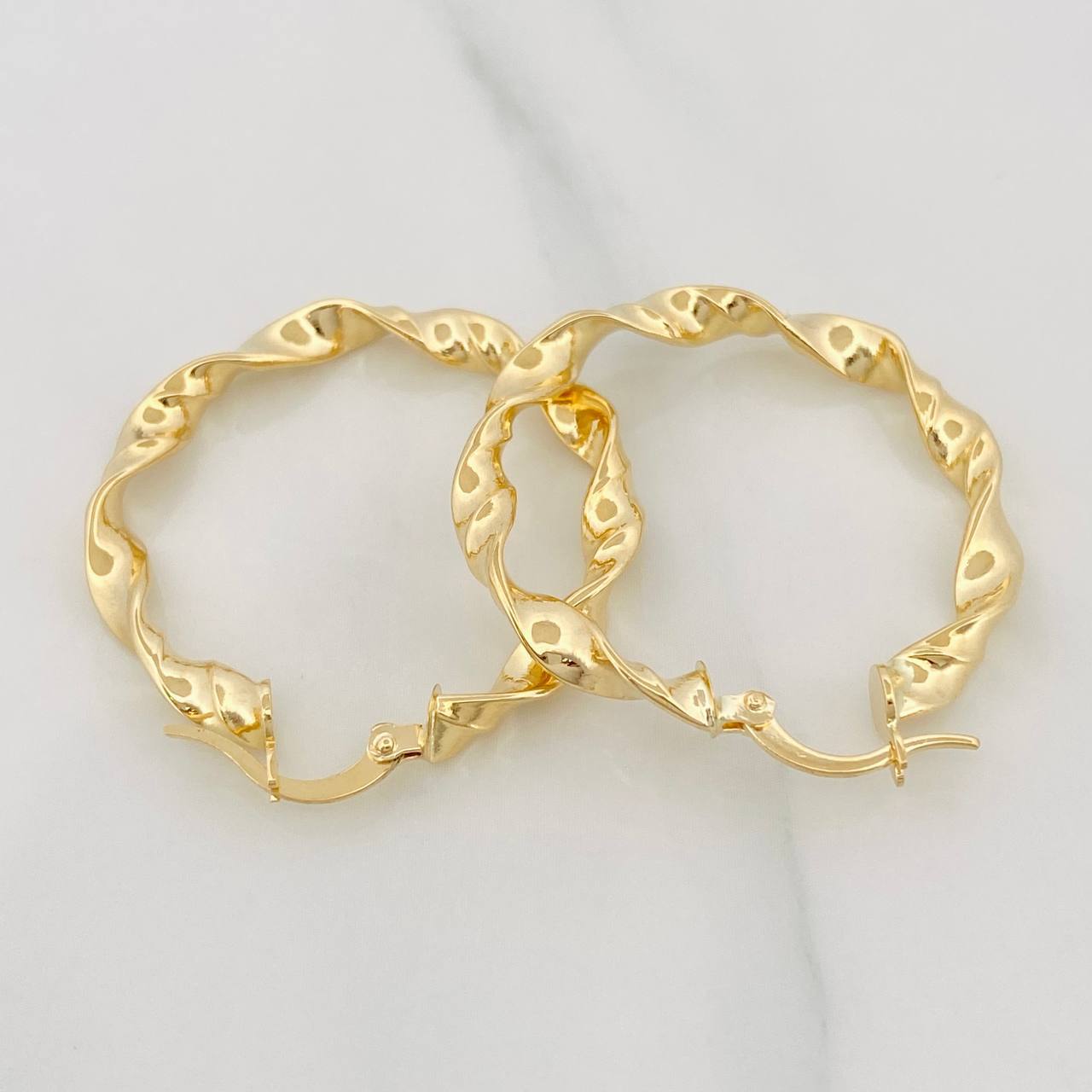 Candongas Demi 3.05 g / 1 1/2 in Oro Amarillo 18K