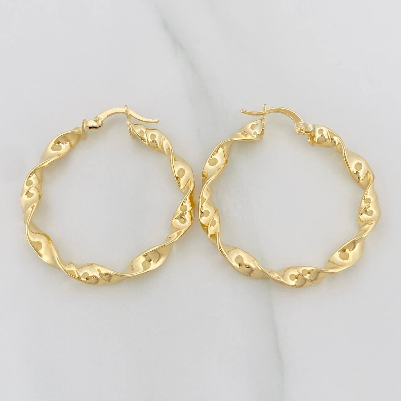 Hoop Earrings Demi 3 g / 1 1/2 in 18K Yellow Gold