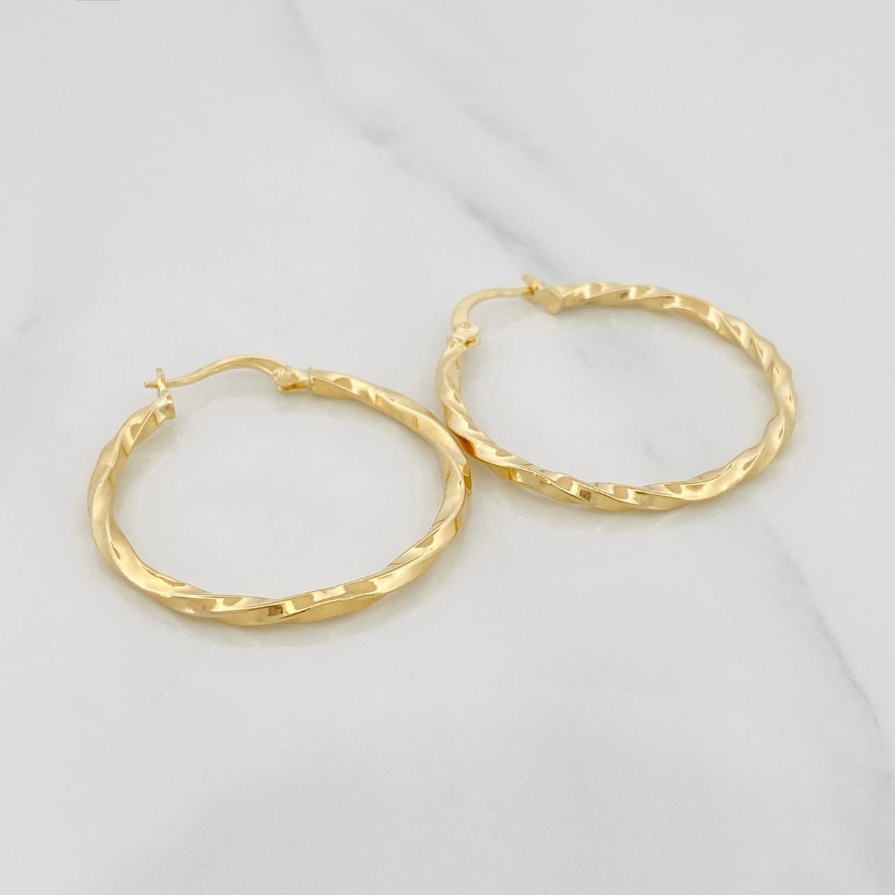 Candongas Ale 2.05 g / 1 1/4 in Oro Amarillo 18K