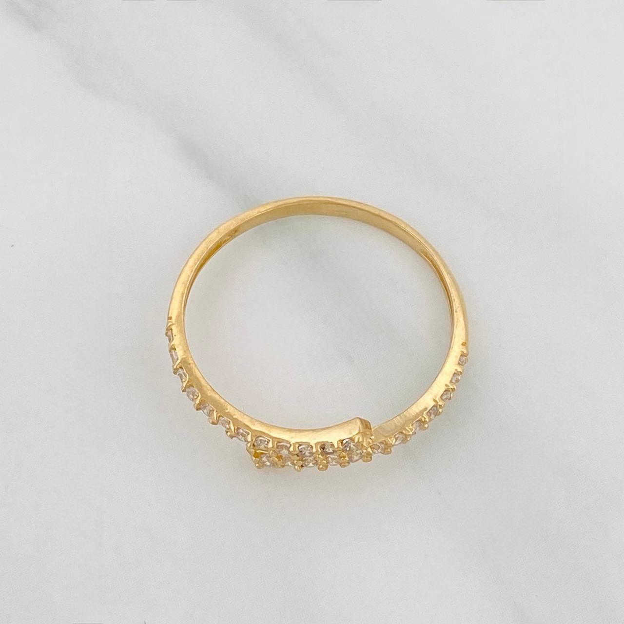 Anillo Lineas Cruzadas 1.35 g / T7 3/4 Oro Amarillo 18K