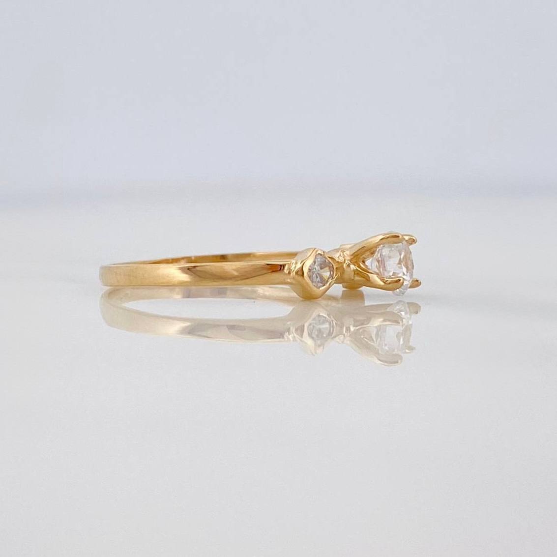 Anillo Solitario Trio 1.5 g / T6 Oro Amarillo 18K