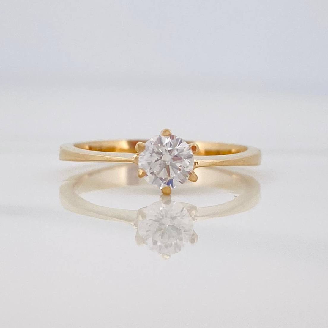 Anillo Solitario 2.05 g / T6 Oro Amarillo 18K