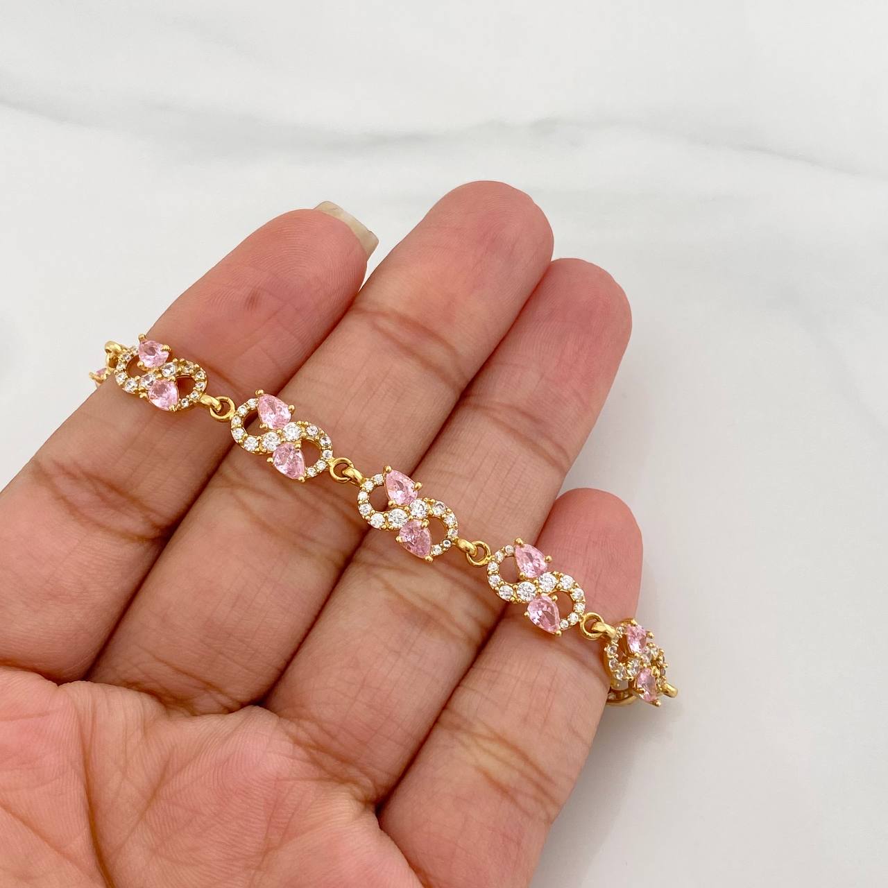 Bracelet Infinite 9.4g / 7 in / 6.3mm Yellow Gold 18K