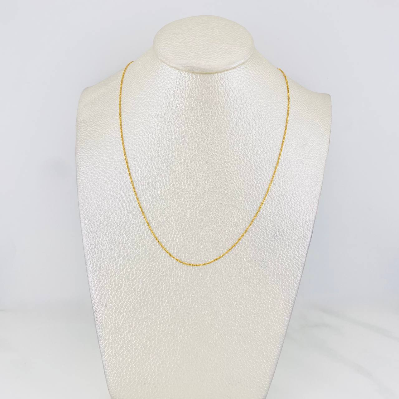 Singapore Chain 0.9g / 16 in / 0.83mm 18K Yellow Gold