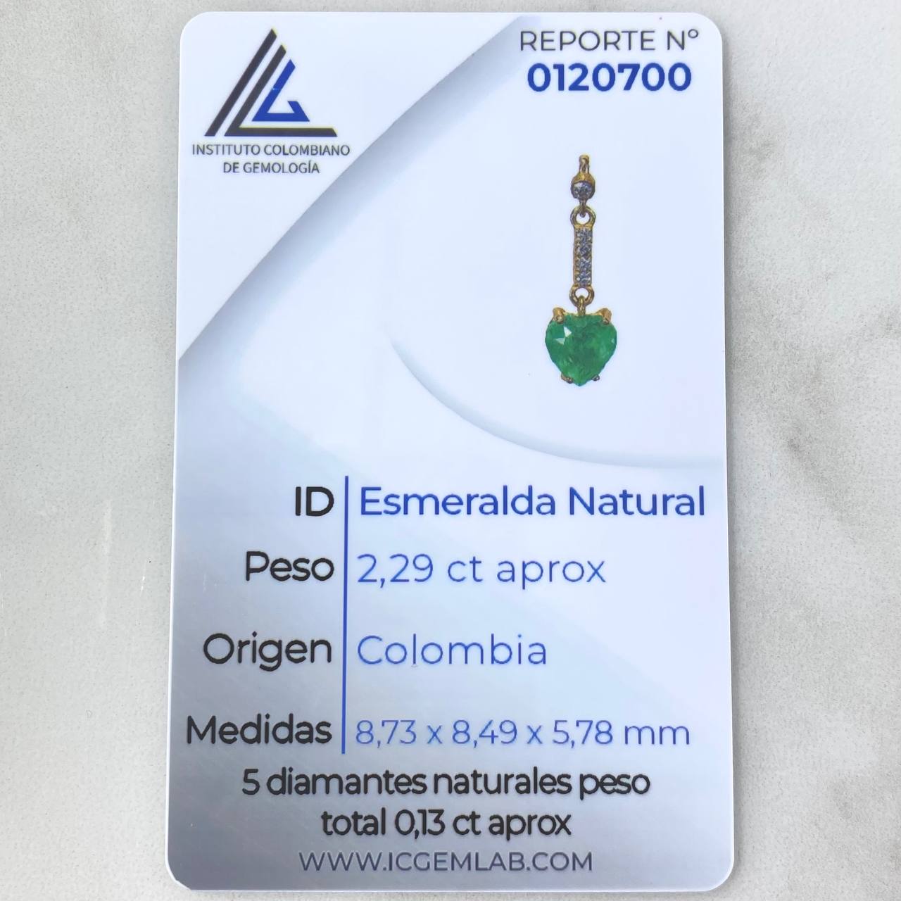 Pendant Heart Hanging on Chains 2gr / 2.5cm / Emeralds 2.29 Qts Diamonds 13pts 18K Yellow Gold (Jewel) ©