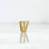 Charm Letter V 0.3gr / 0.5cm / Yellow Gold Drum