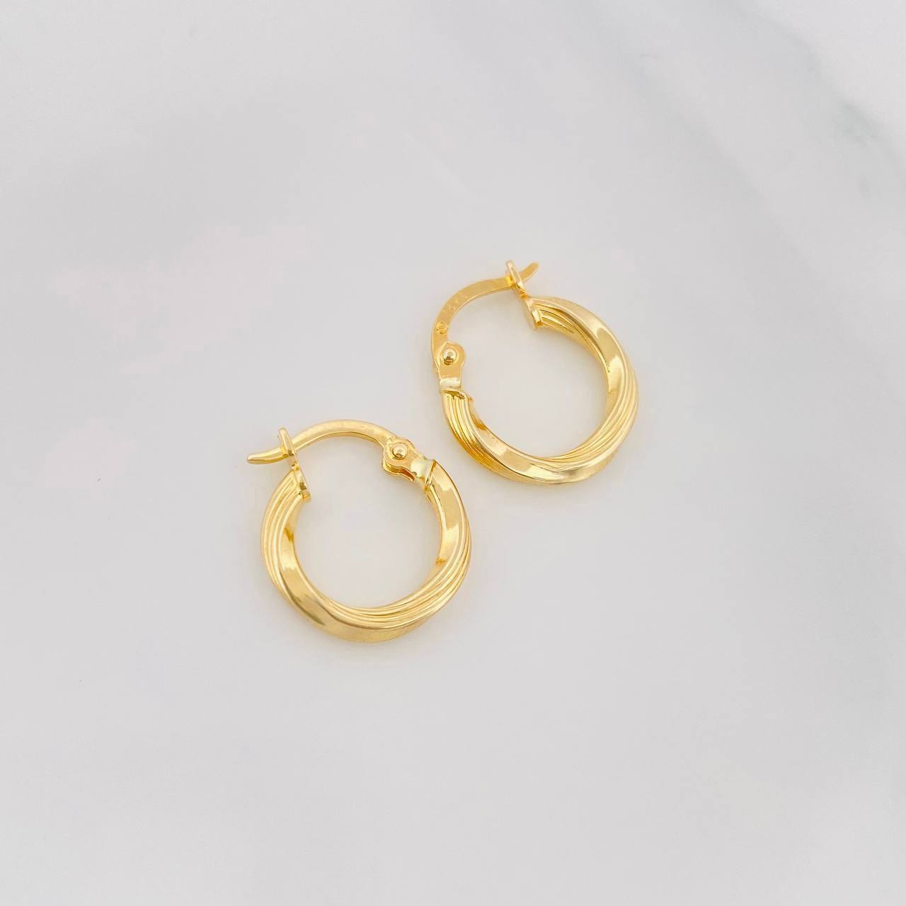 Candongas Mary 0.9g / 3/4 in Oro Amarillo 18K