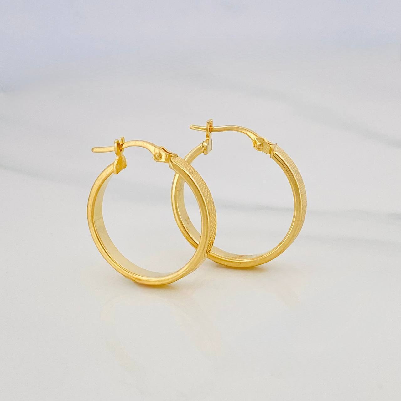 Candongas Tornillo 1.9g / 3/4 in Oro Amarillo 18K