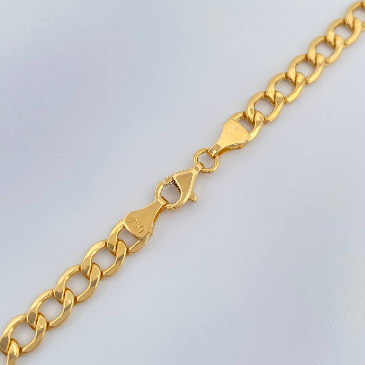 Cadena Cubana 13.65gr / 23 1/2 in / 5.09mm Oro Amarillo +1 18K $