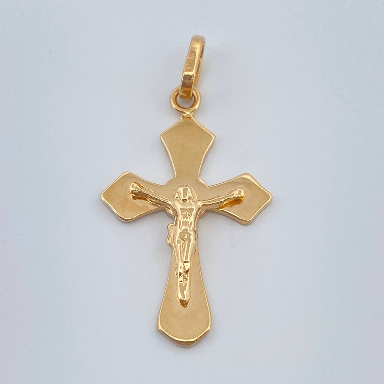 Dije Cruz Cristo 2gr / 1 1/4 in / Oro Amarillo 18K %