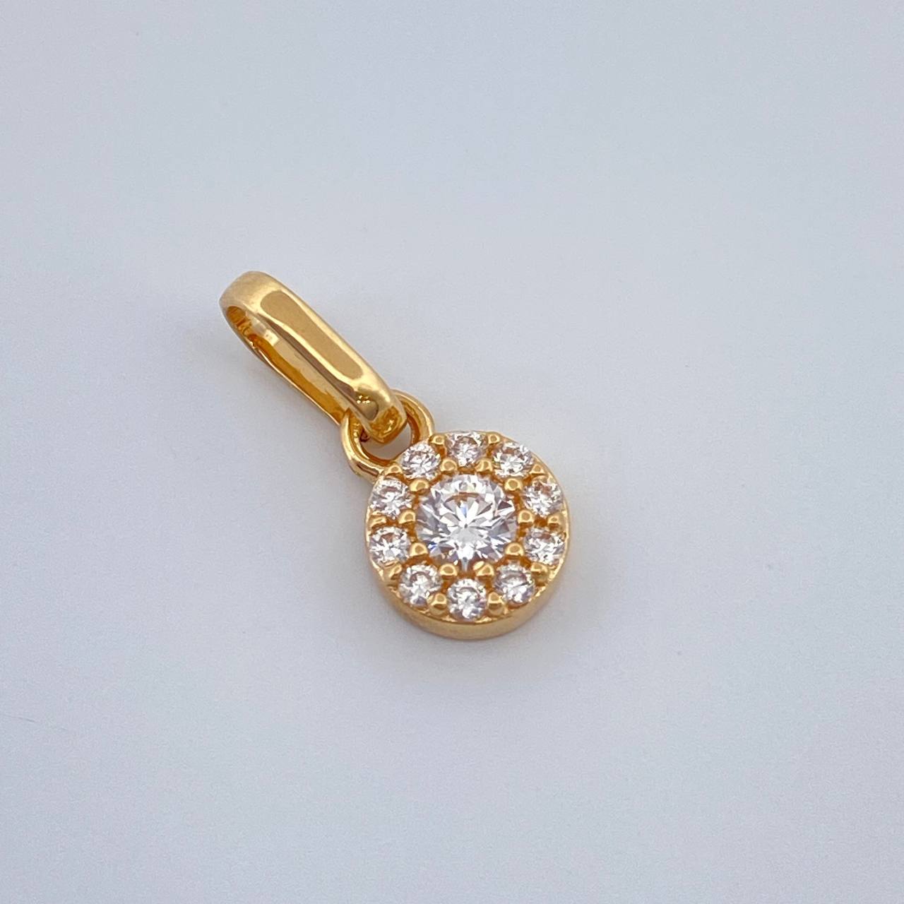 Halo Pendant 0.6gr / 1/2 in / 18K Yellow Gold %