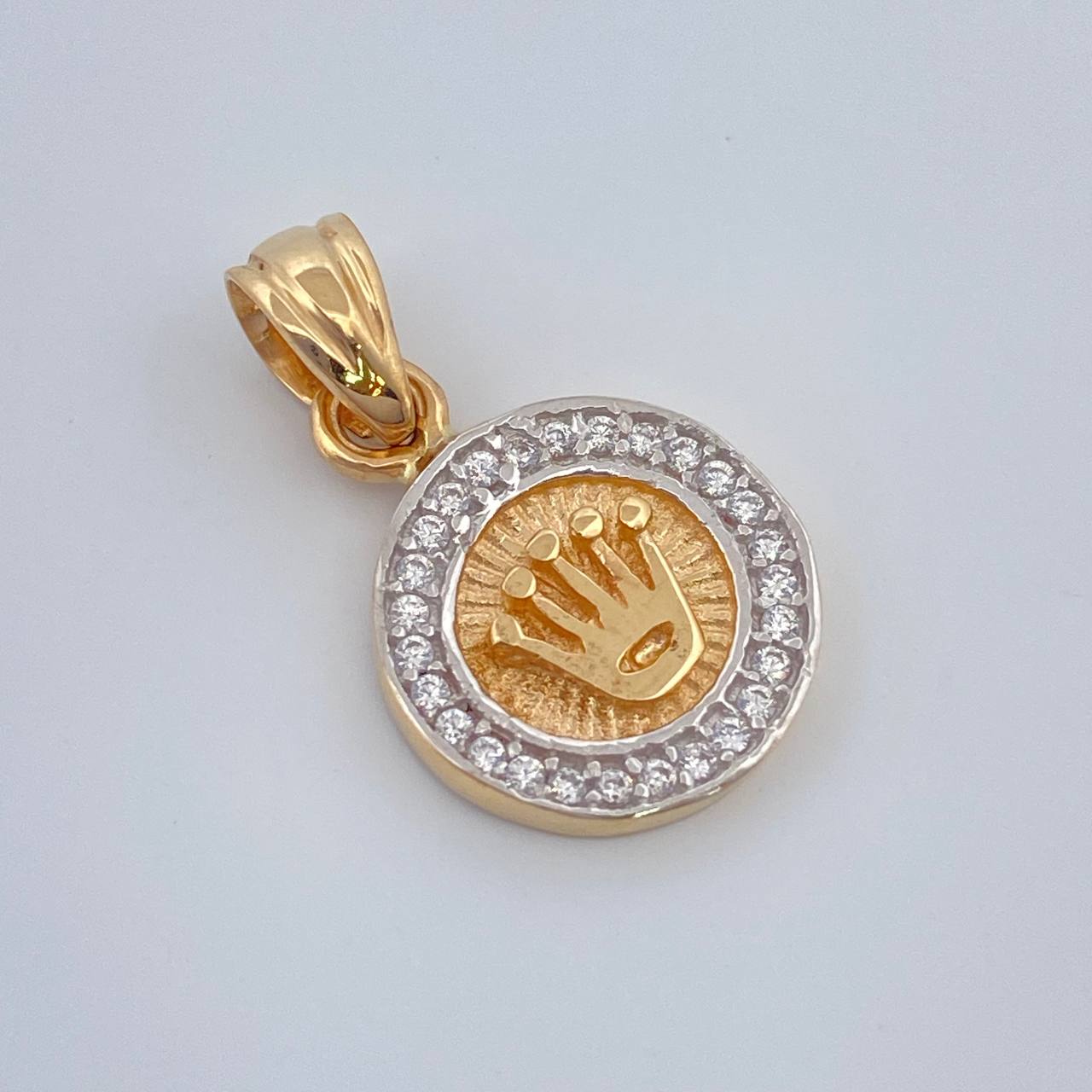 Dije Corona 1.7gr / 3/4 in / Dos Oros Amarillo Blanco 18K %
