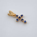 Dije Cruz Zafiros 0.3gr / 1/2 in / Oro Amarillo 18K %