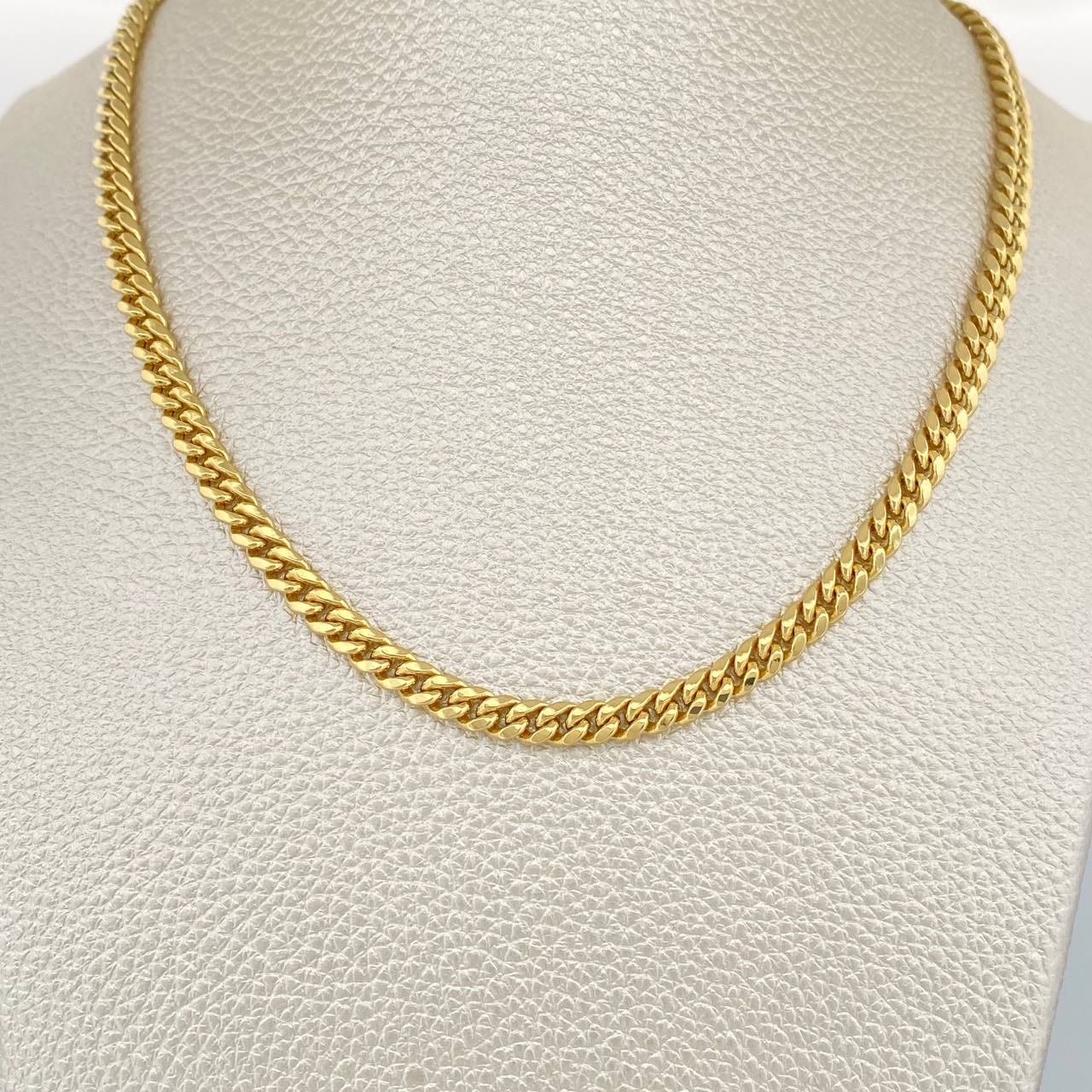 Cadena Cubana 10.05gr / 24 1/4 in / 4.45mm Oro Amarillo +1 14K Italy $