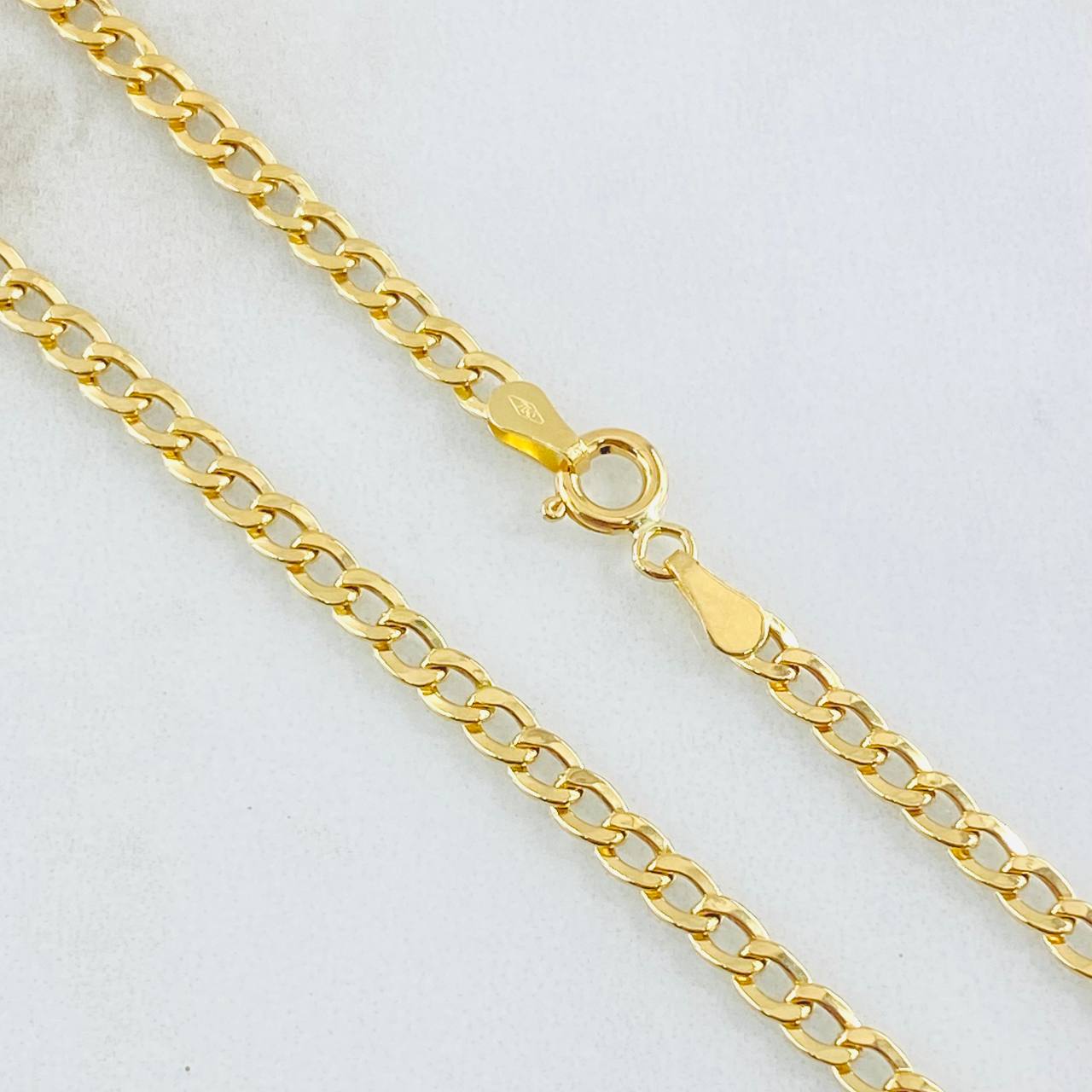 Cadena Cubana 3.75gr / 19 3/4 in / 3.3mm Oro Amarillo +1 18K *