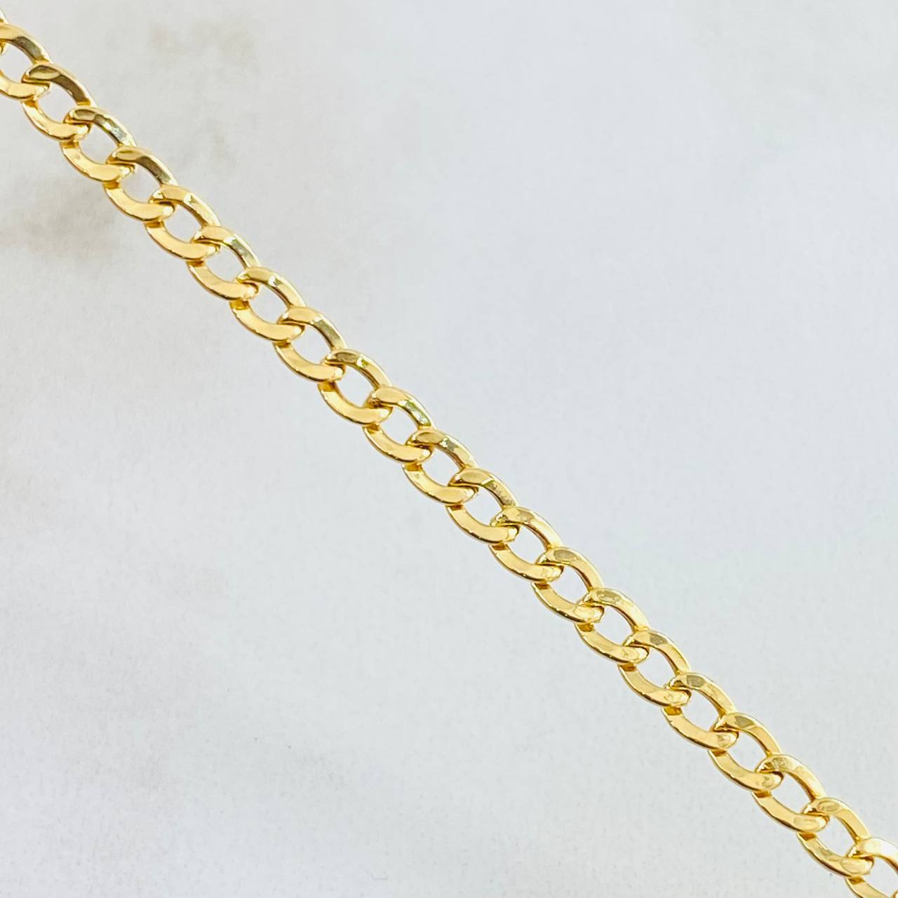 Cadena Cubana 3.75gr / 19 3/4 in / 3.3mm Oro Amarillo +1 18K *