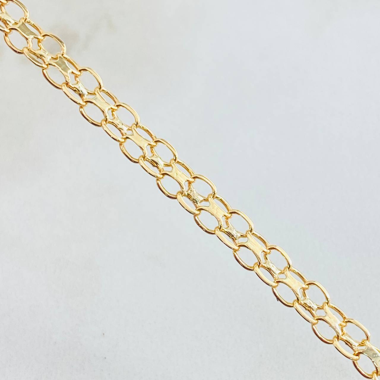 Cadena China 11.3gr / 21 3/4 in / Oro Amarillo +1 18K *