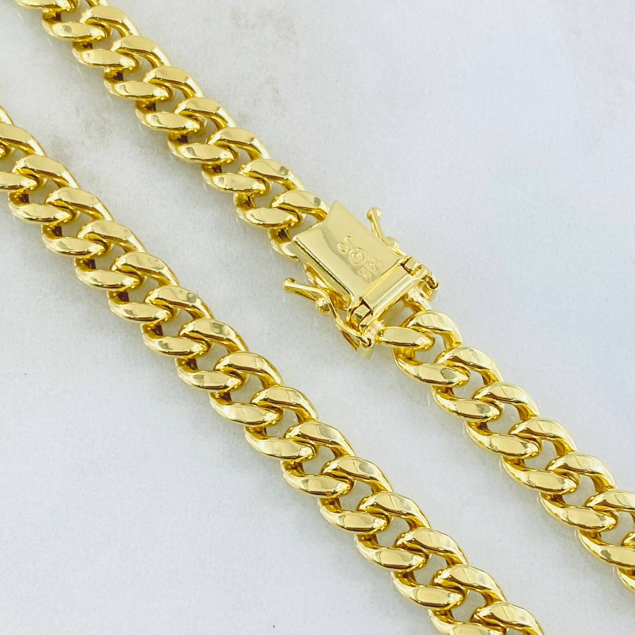 Cadena Cubano 17.7gr / 23 1/2 in / Oro Amarillo 14K Italy *