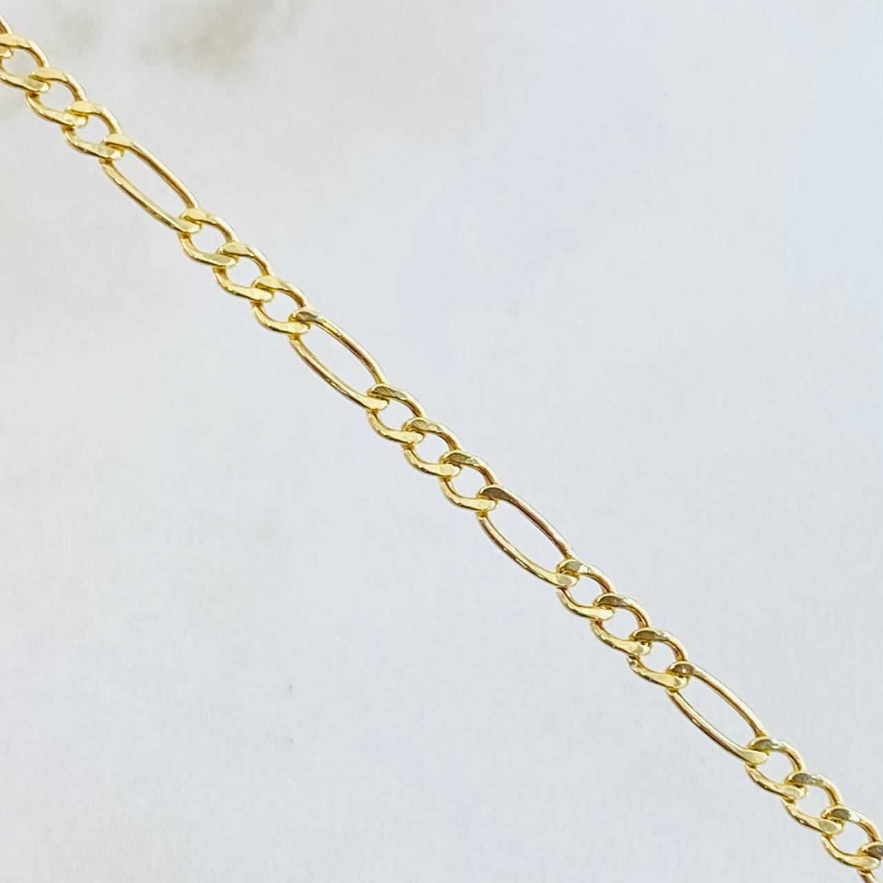 Cadena Figaro 2.85gr / 23 1/2 in / Oro Amarillo 14K Italy ©