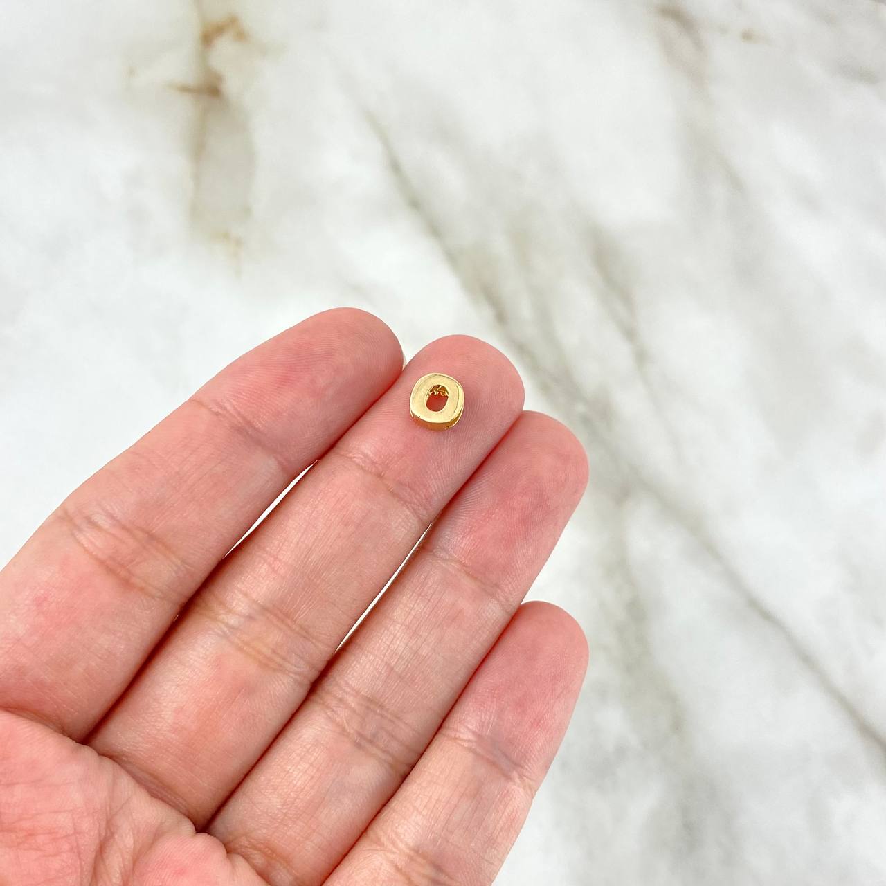 Charm Letter O 0.35gr / 0.5cm / Yellow Gold Drum