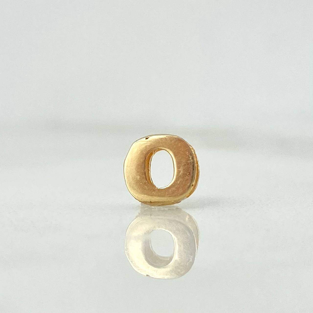 Charm Letter O 0.35gr / 0.5cm / Yellow Gold Drum