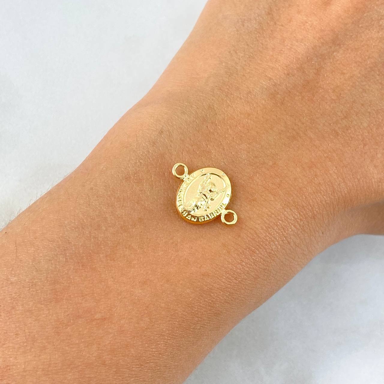 Charm San Gabriel 0.6gr / 1.6cm / Yellow Gold Stamped ©
