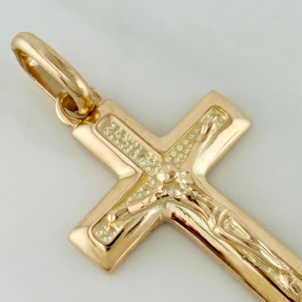 Dije Cruz Cristo 2.9gr / 1 1/2 in / Oro Amarillo 18K $