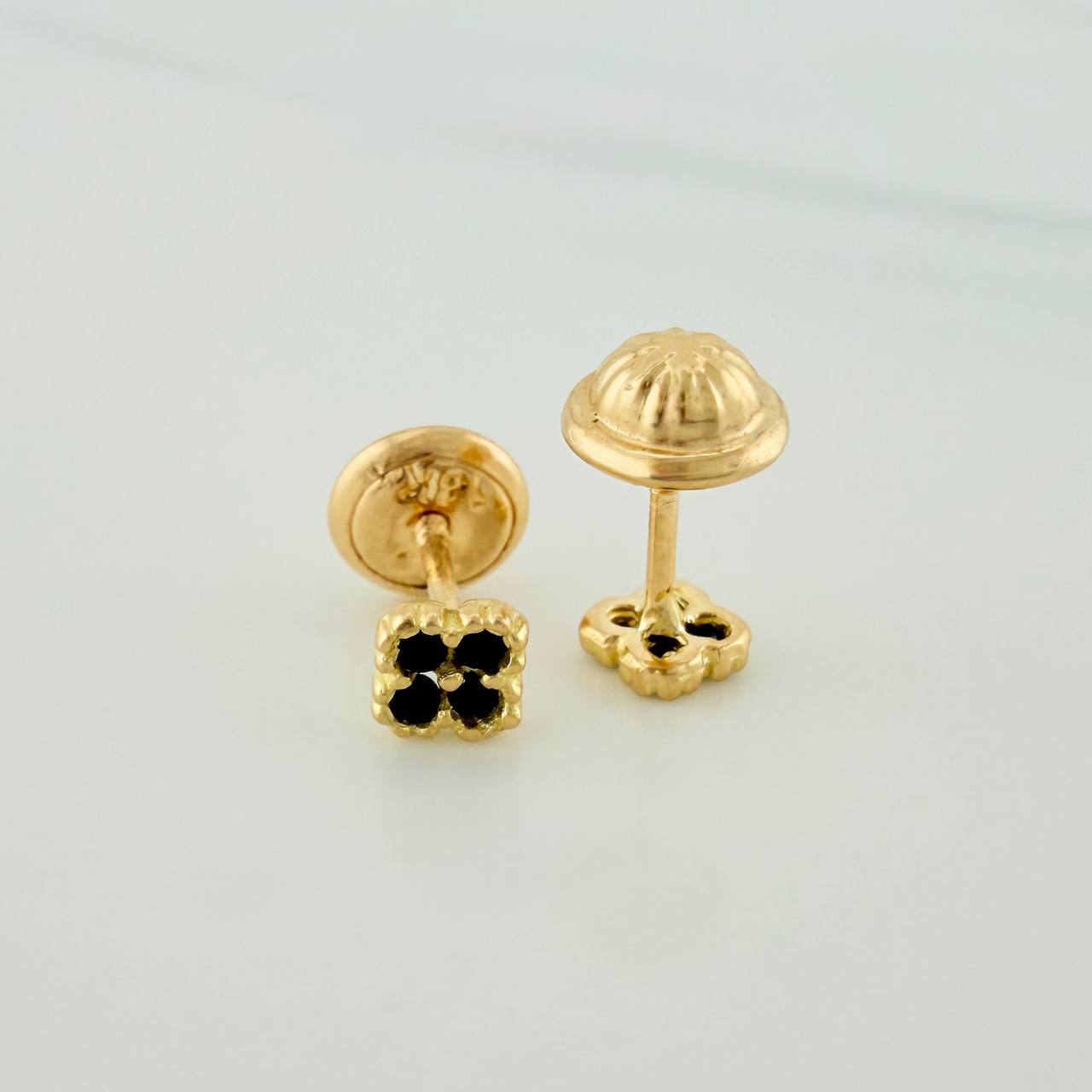 Stud Earrings Mini Clover 0.65 g / in / 3.75 mm Yellow Gold 18K