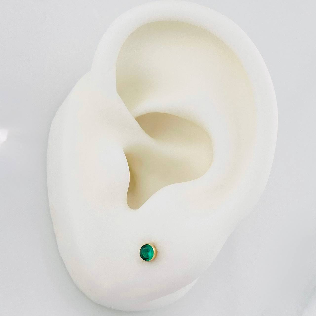 Stud Earrings Bezel 0.65 g / in / 4.39 mm Yellow Gold 18K