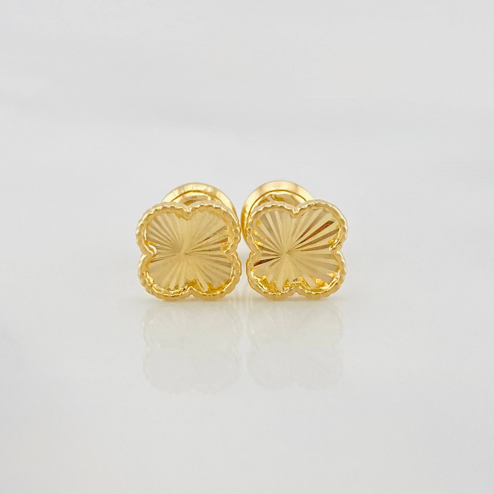 Topos Trébol Diamantado 0.95 g / in / 6.74 mm Oro Amarillo 18K