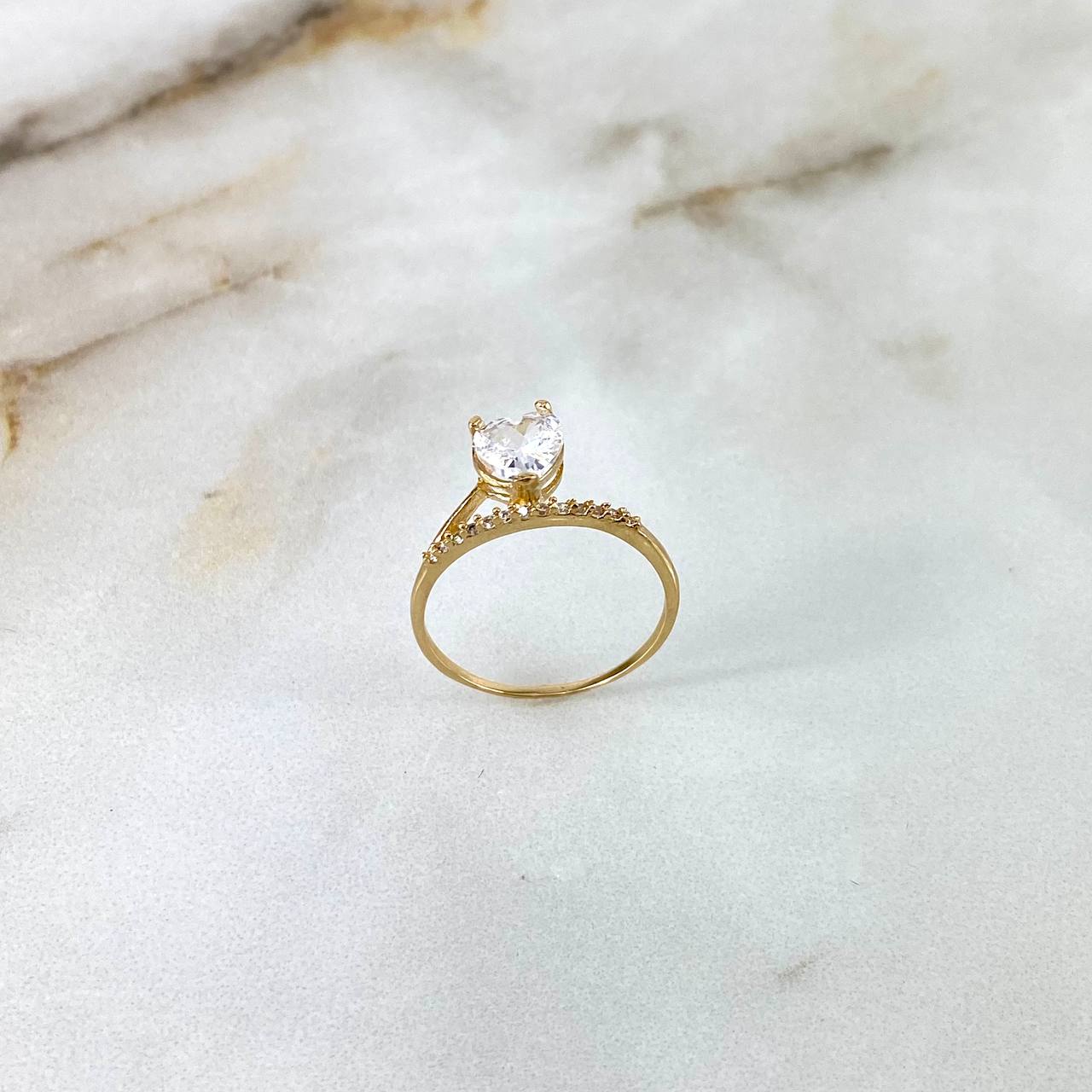 Solitaire Ring Heart Line 1.65gr / Size 6 1/2 / White Zircons Yellow Gold