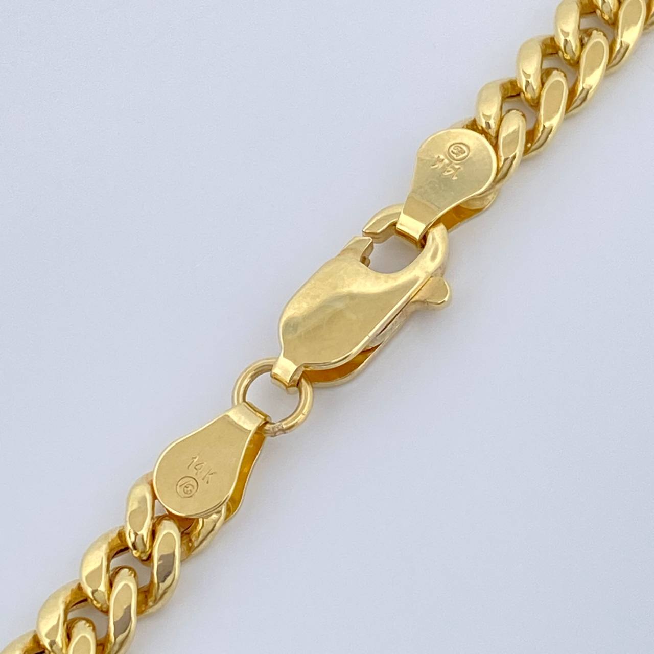 Cadena Cubana 10.6gr / 26 1/4 in / 4.4mm Oro Amarillo +1 14K Italy %