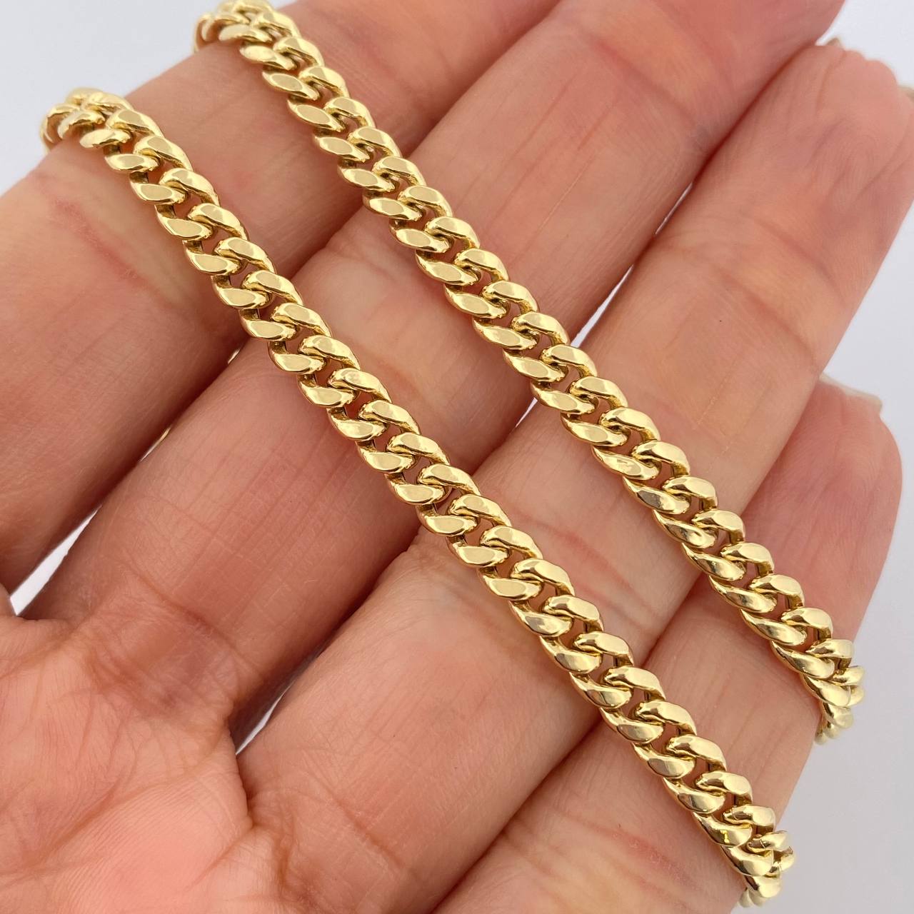 Cadena Cubana 10.6gr / 26 1/4 in / 4.4mm Oro Amarillo +1 14K Italy %