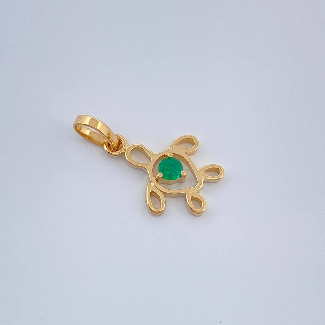 Dije Figura Tortuga Esmeralda 05 Pts 0.5gr / 3/4 in / Oro Amarillo 18K %