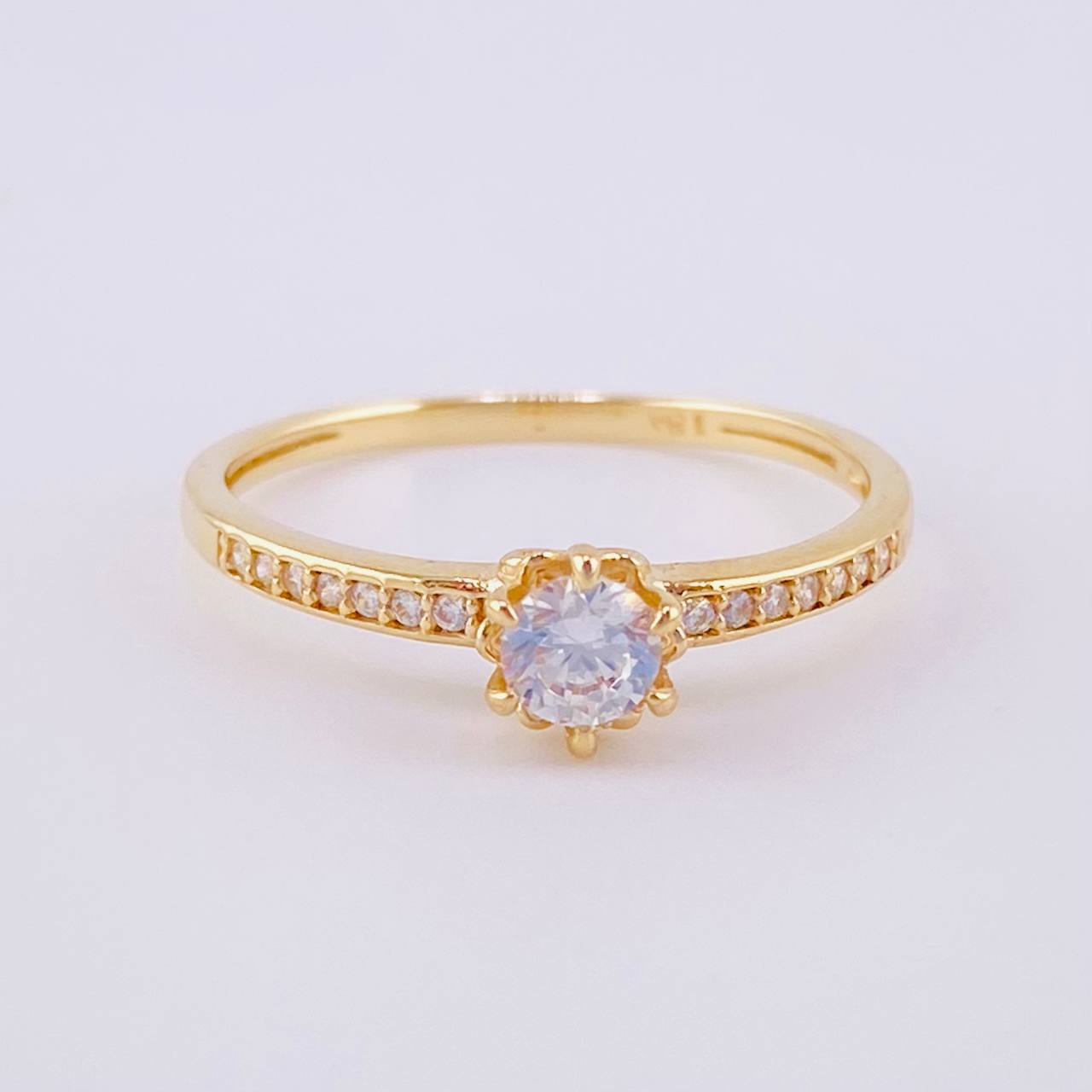 Anillo Solitario Cautivador 1.75g / T7 Oro Amarillo 18K