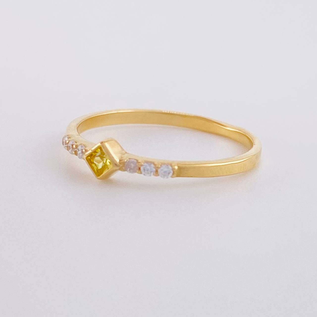 Anillo Rombo Tupido 1.2g / T5 Oro Amarillo 18K