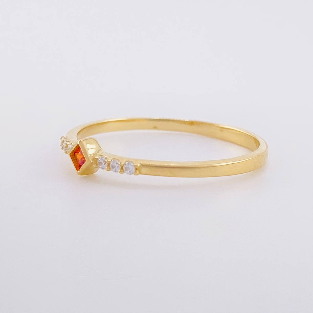 Anillo Rombo Tupido 1.45g / T8 1/2 Oro Amarillo 18K