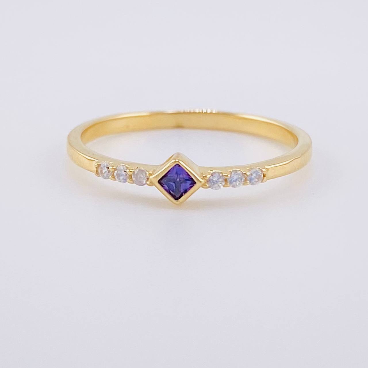 Anillo Rombo Tupido 1.35g / T5 3/4 Oro Amarillo 18K
