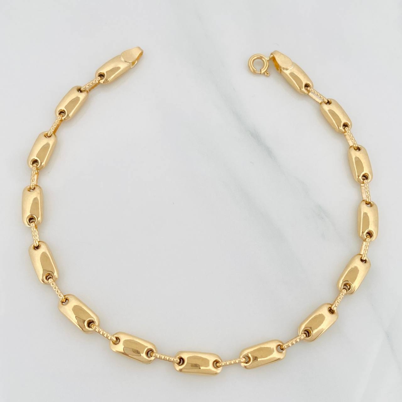 Pulso Rustica Adije 5.3g / 8 1/2 in / 3.9mm Oro Amarillo 18K