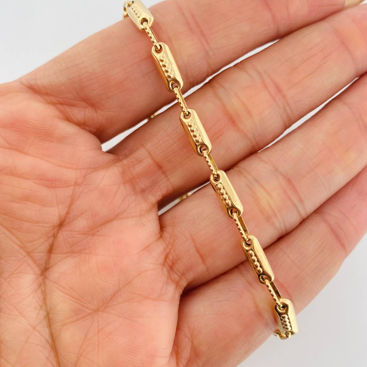 Pulso Rustica Cilindro 4.6g / 8 in / 3.9mm Oro Amarillo 18K
