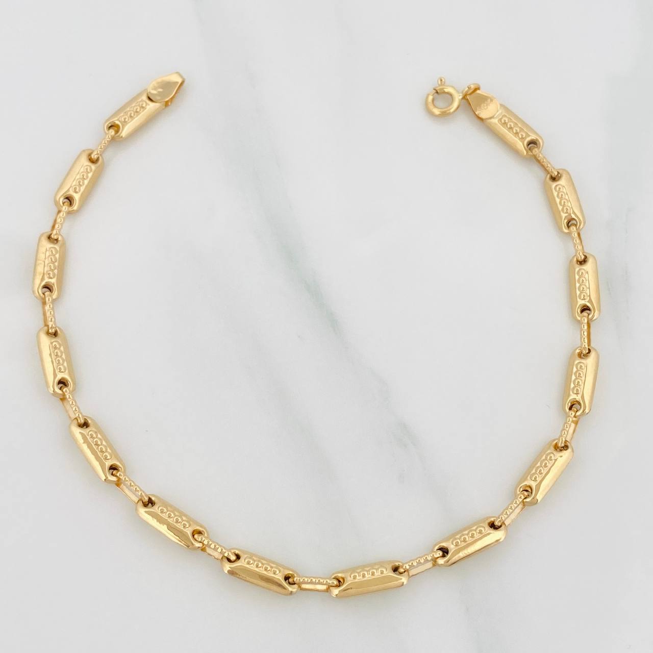 Pulso Rustica Cilindro 4.6g / 8 in / 3.9mm Oro Amarillo 18K