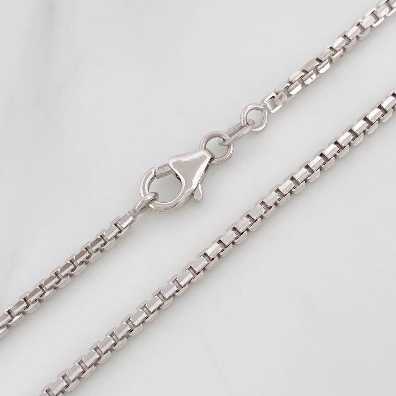 Cadena Veneciana 19.1g / 26 in / 4.3mm Oro Blanco 18K