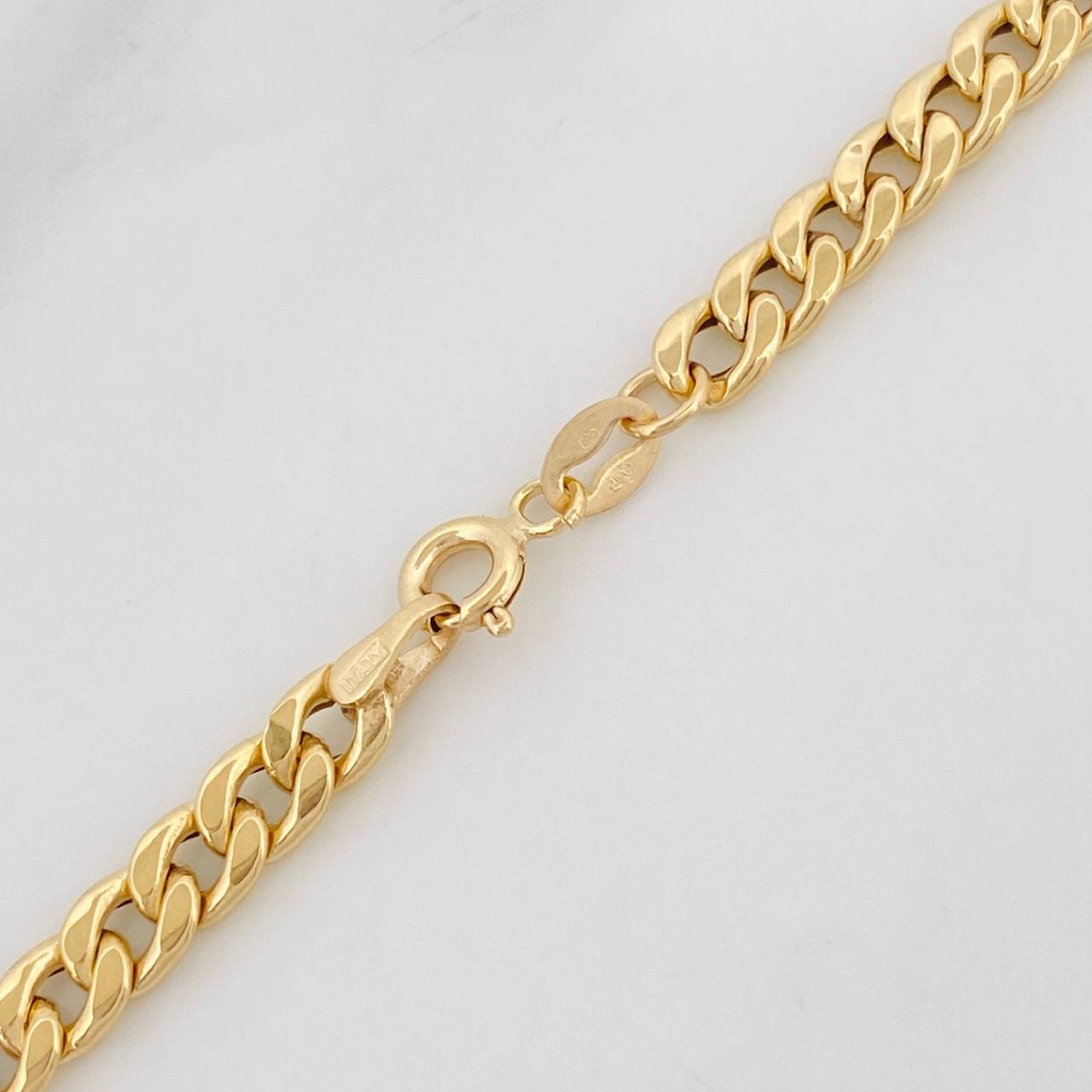 Cadena Cubana 5.6g / 28 in / 4.3mm Oro Amarillo 18K
