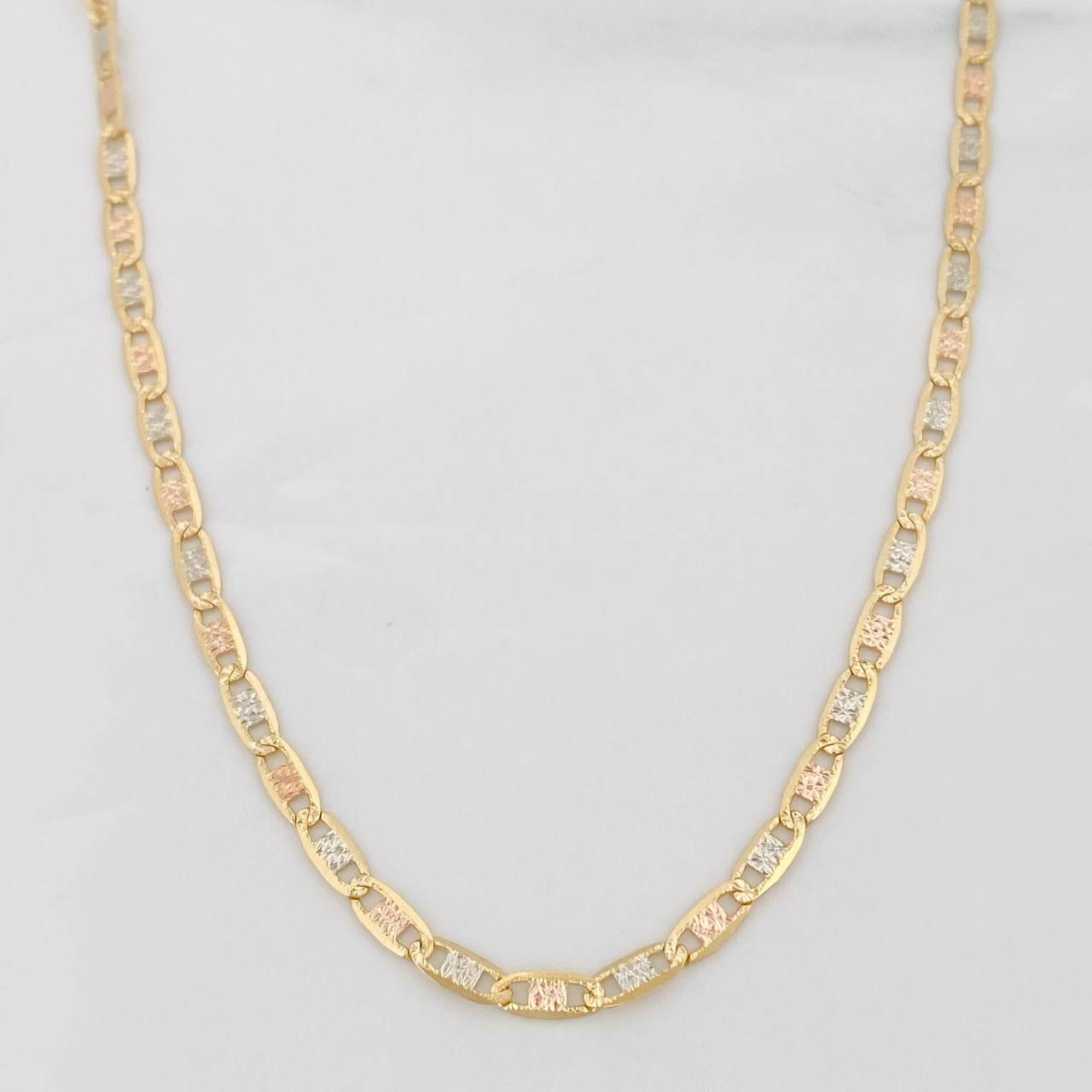 Cadena Escalera Plana 5.2g / 20 in / 2.3mm Tres Oros 18K