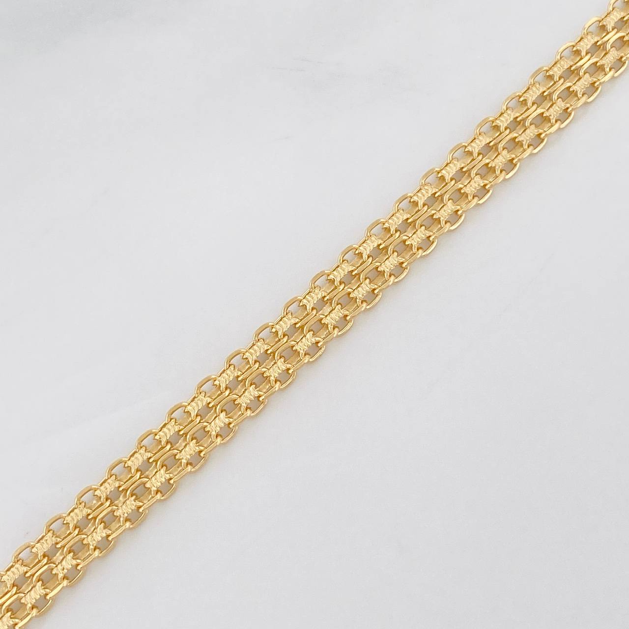 Pulso Chino 5.35g / 7 in / 4.7mm Oro Amarillo 18K