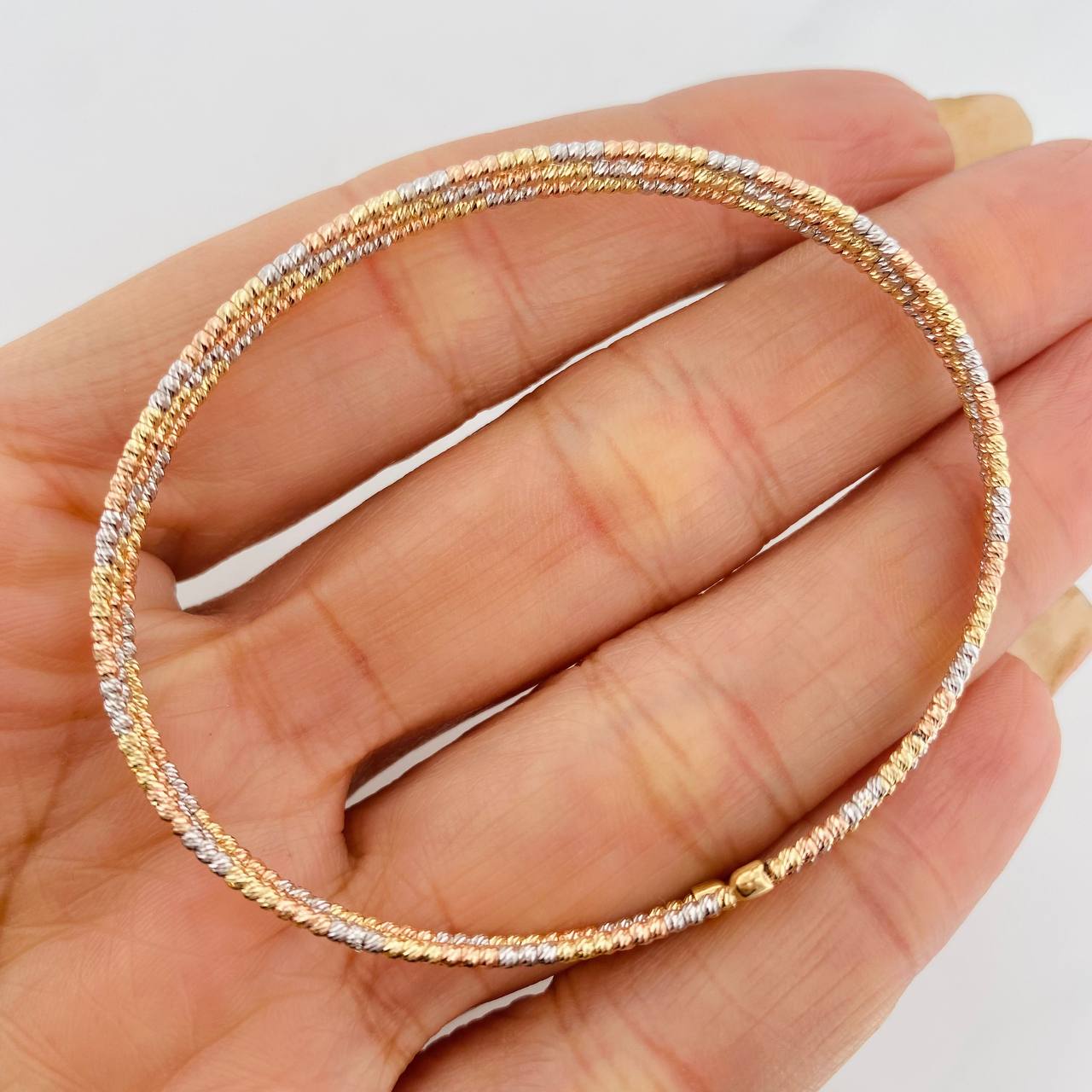 Pulso Brillos 4.95g / 6 3/4 in / 1.35mm Tres Oros 18K