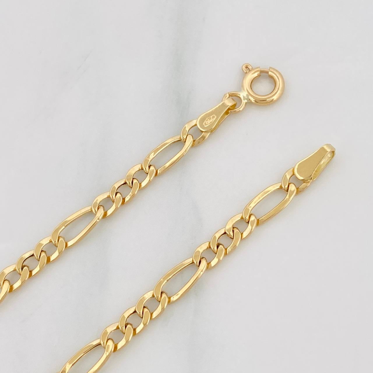 Cadena Figaro 4.7g / 28 in / 3.2mm Oro Amarillo 18K