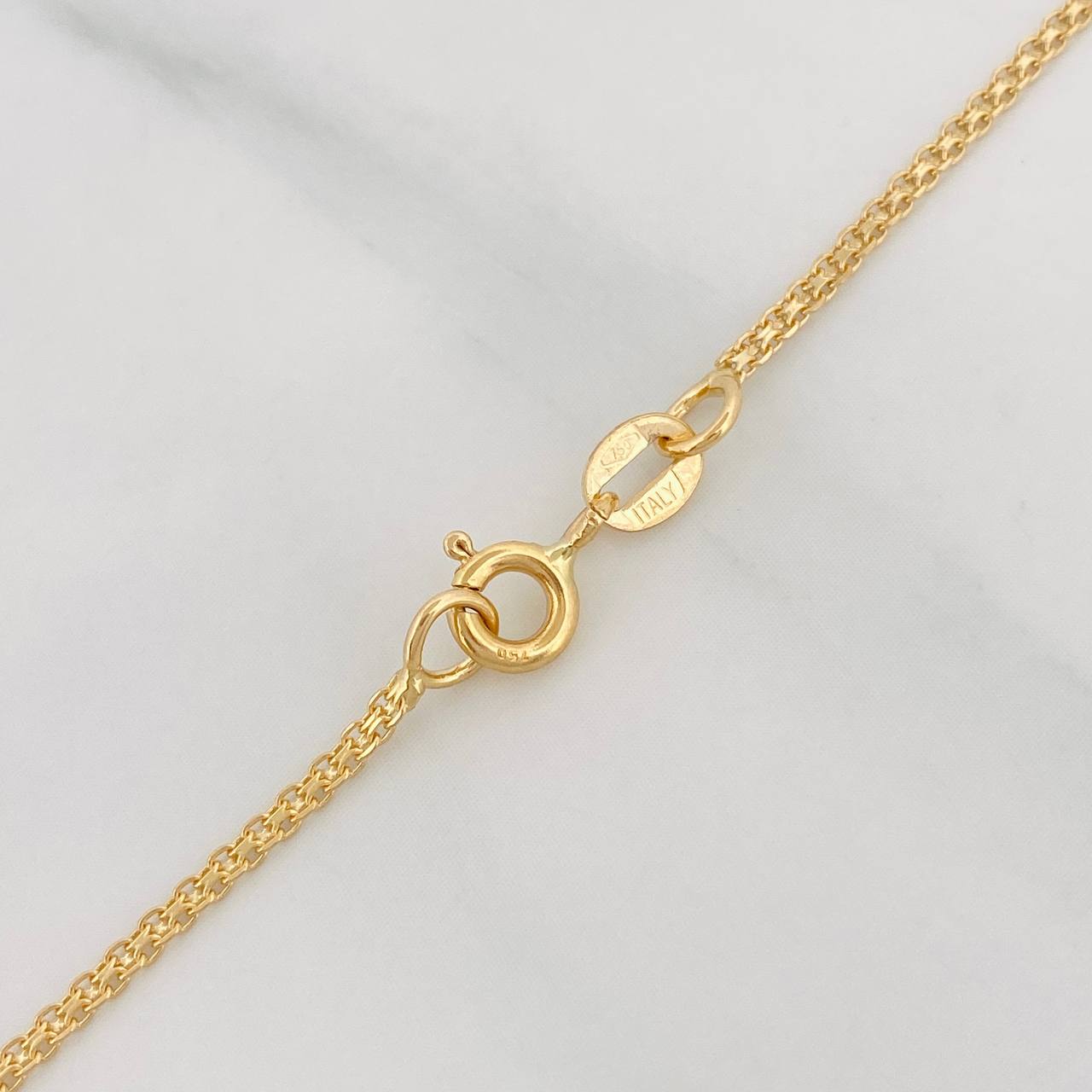 Cadena China 3.3g / 24 in / 1.45mm Oro Amarillo 18K