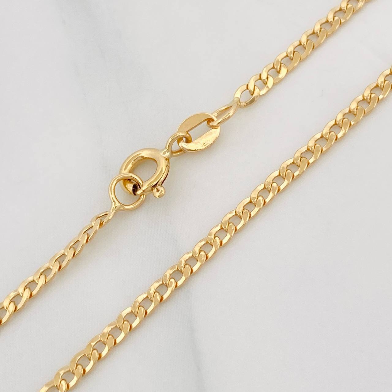Cadena Cubana 4.1g / 24 in / 2.4mm Oro Amarillo 18K